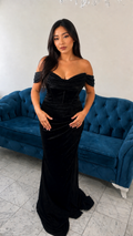 Robe de soirée longue noire Alessia à épaules dénudées – IC Dress