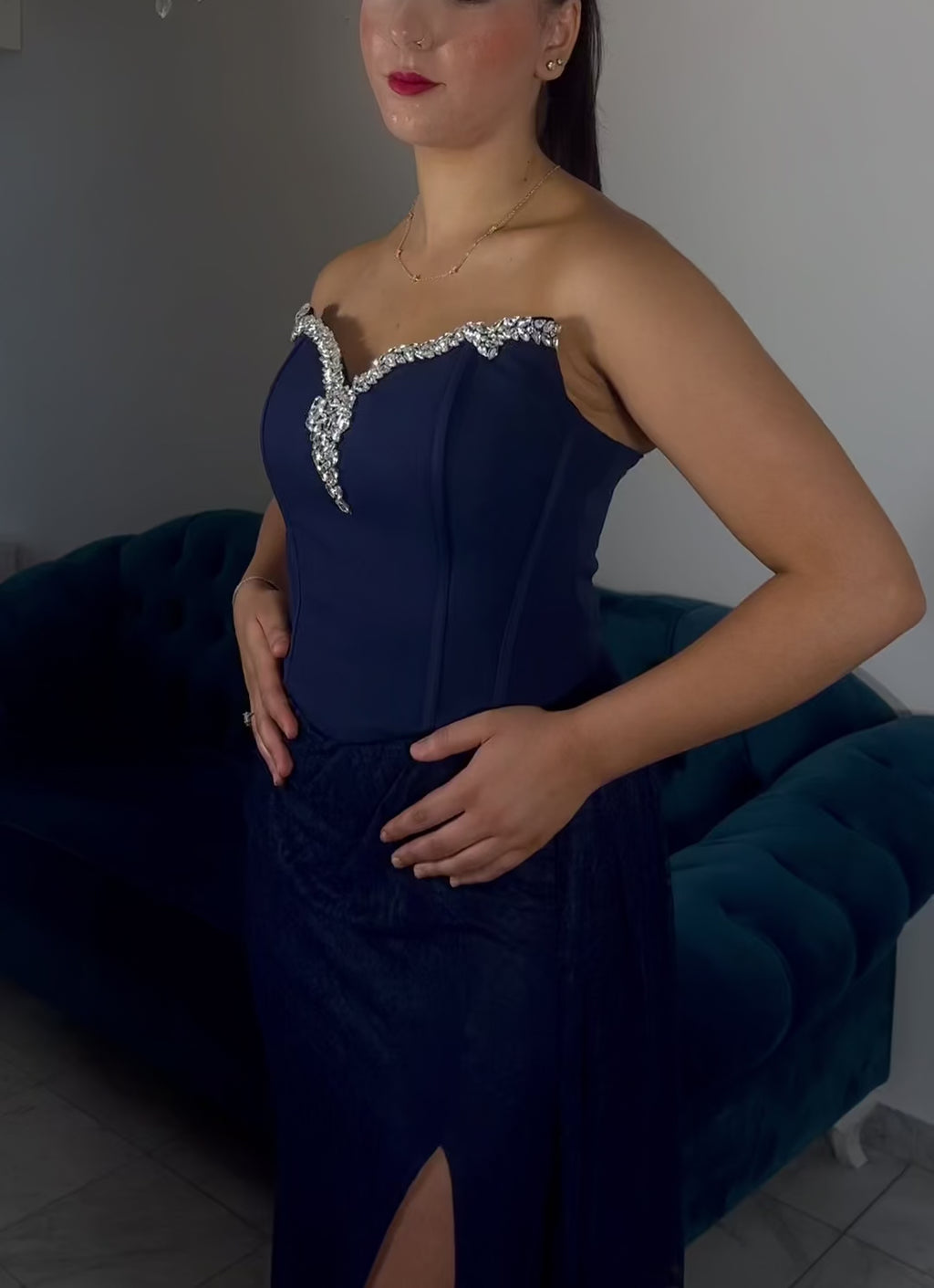 Robe Victoria – Robe de soirée bleu marine bustier à strass
