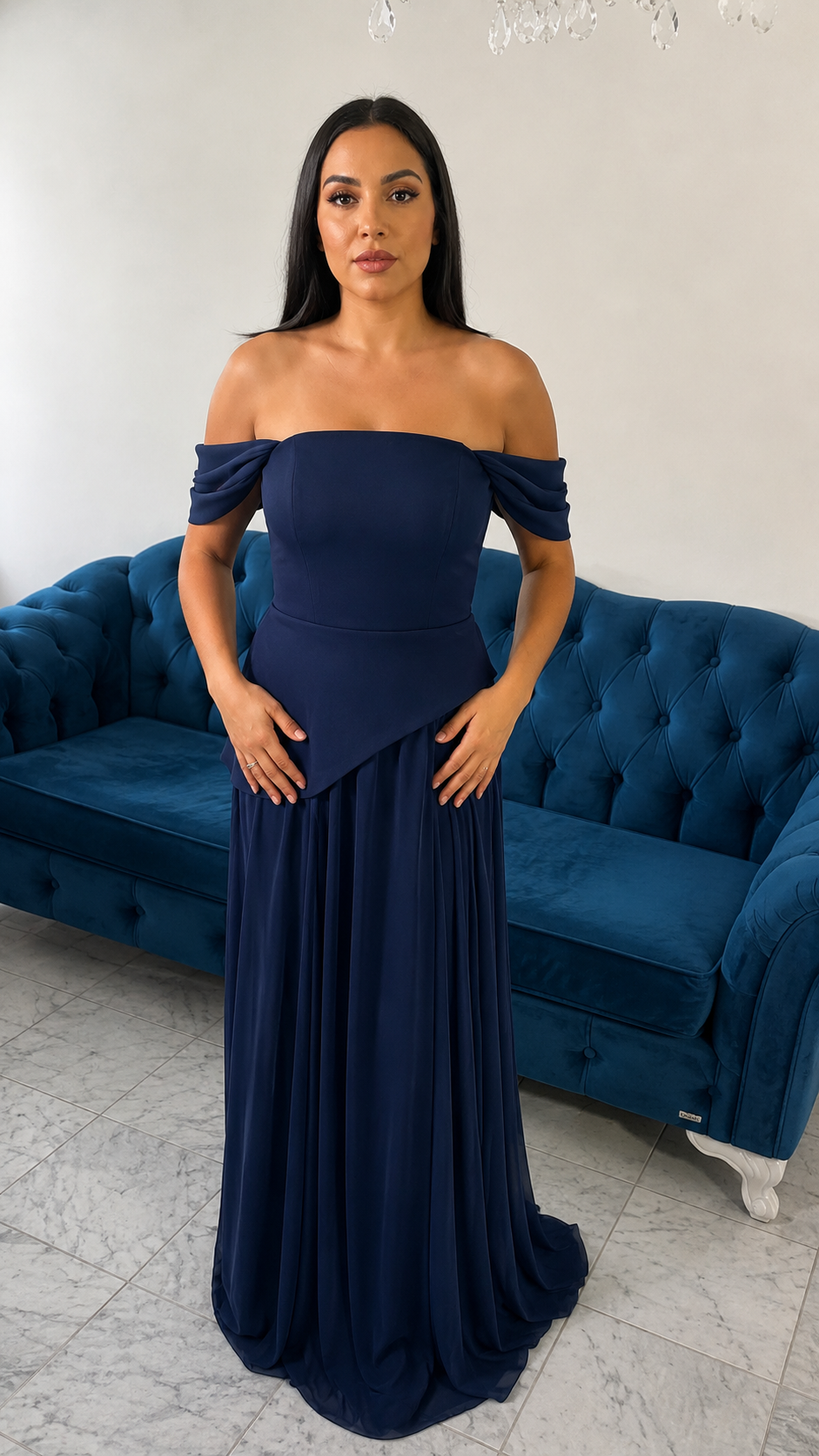 Robe de soirée longue bleu marine Sofia à décolleté Bardot et épaules dénudées – IC Dress